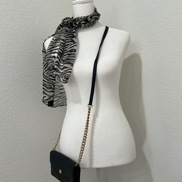 Michael Kors small Envelope crossbody bag - Picture 15 of 17